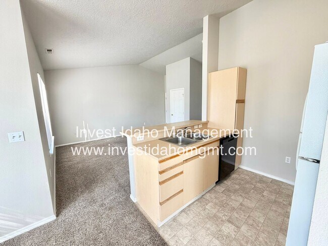 Photo - Avenger Lane Unidad 201