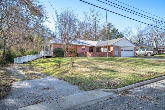 Photo - 175 E Elm St