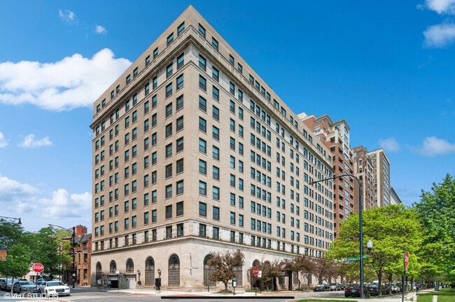 Building Photo - 2100 N Lincoln Park W Unit 5AS