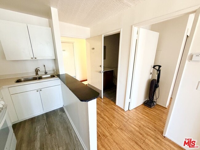 Photo - 815 S Ardmore Ave Unidad 201