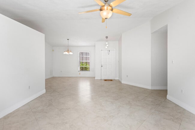 Photo - 13945 Langley Pl