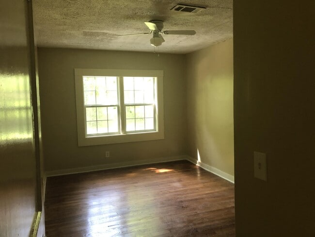 Photo - 611 Choctaw Rd