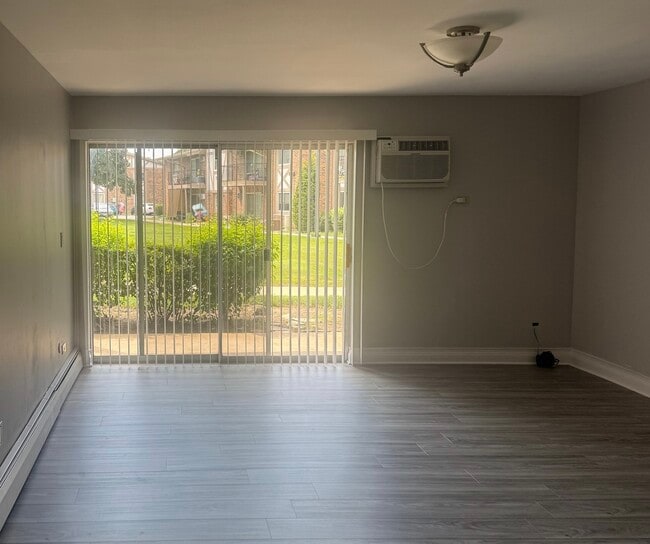 Photo - 9s070 Frontage Rd Unit 102