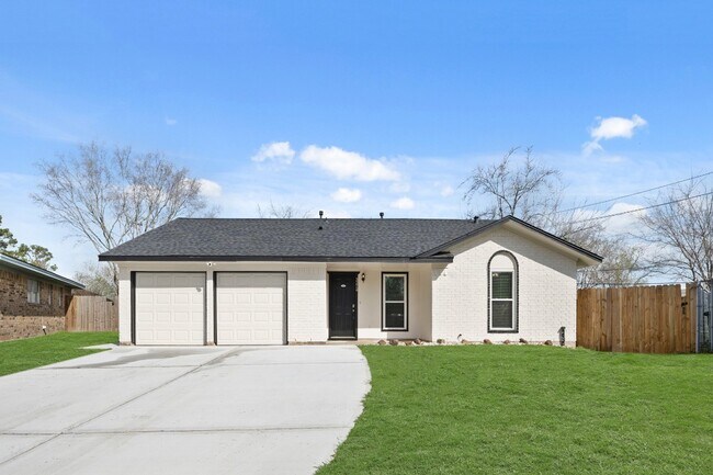 Photo - 3214 White Sail