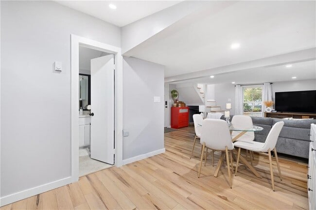 Photo - 267 Green End Ave