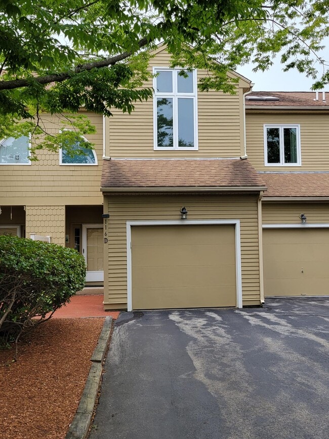 Building Photo - 116 Broadmeadow St Rental