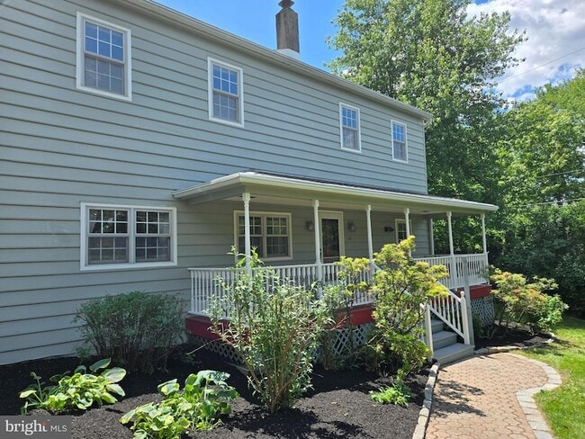 242 S Sugan Rd