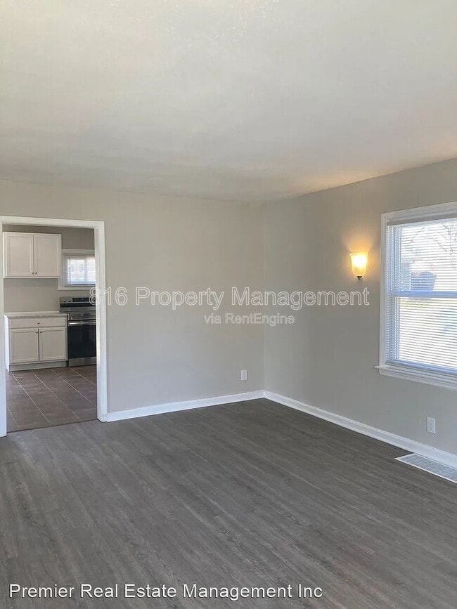 Photo - 7614 Eby Ave