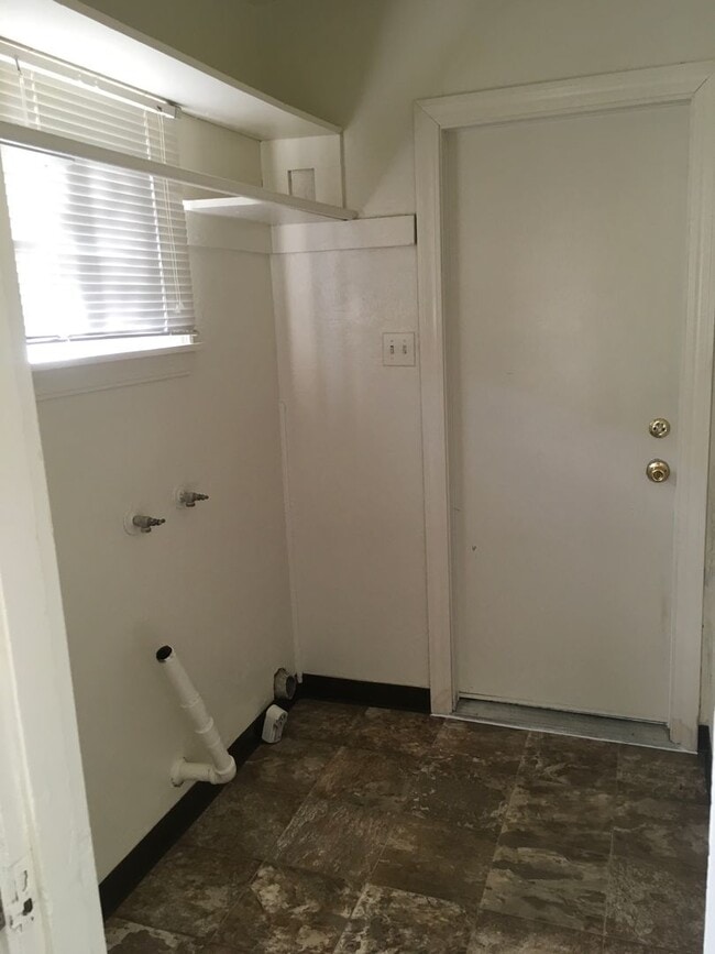 Photo - 2 bedroom downtown home with fenced yard