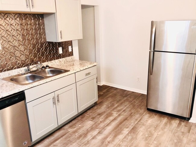 Photo - Delaware Duplex Unidad 2106 W. Delaware St