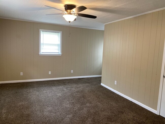 Photo - 120 Glass St