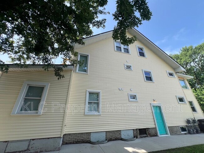 Photo - 3719 3rd St