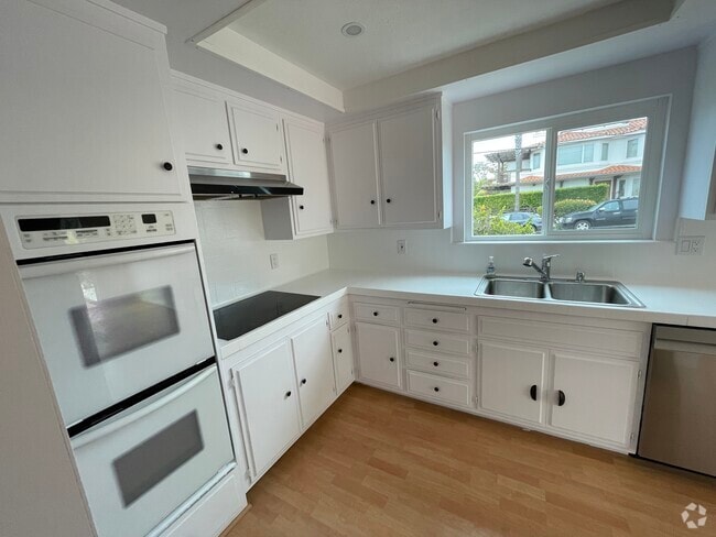 Building Photo - 201 4th St Rental