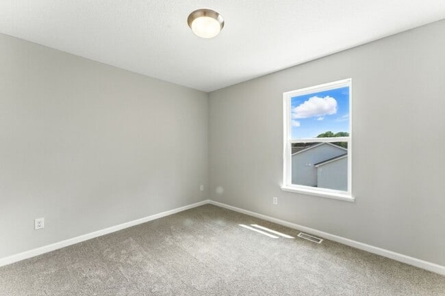 Photo - 1541 Traverse Ln