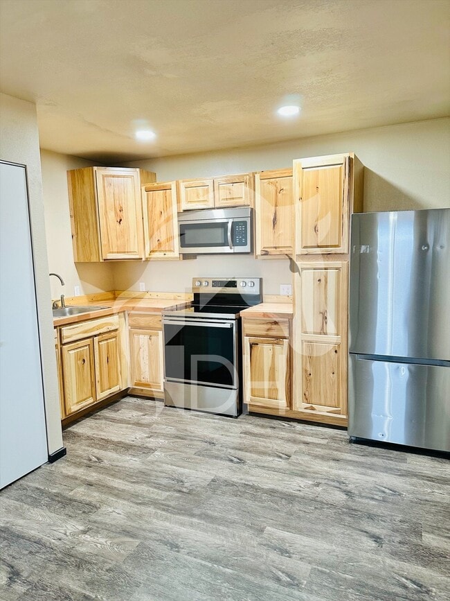 Photo - 710 Park Rd