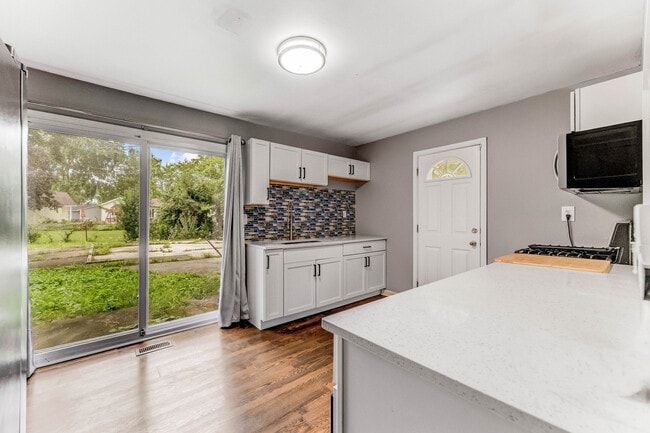 Photo - 219 Monterey Dr