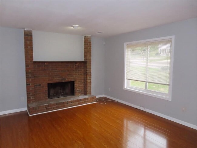 Photo - 5581 Windwood Rd