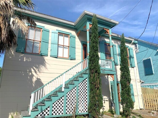 Building Photo - 1223 20th St Unit Down Rental