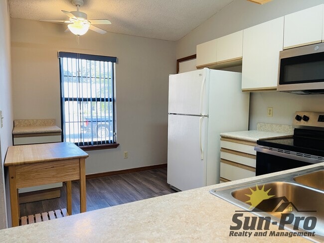 Photo - 1113 Oak Forest Cir