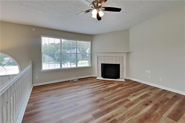 Photo - 1020 Sycamore Summit