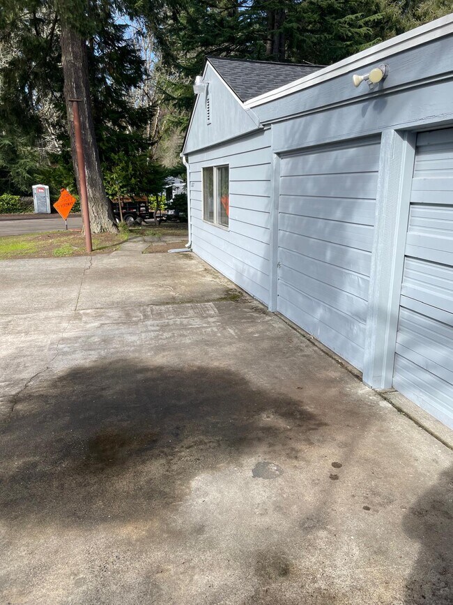 Photo - 12827 Glenwood Ave SW