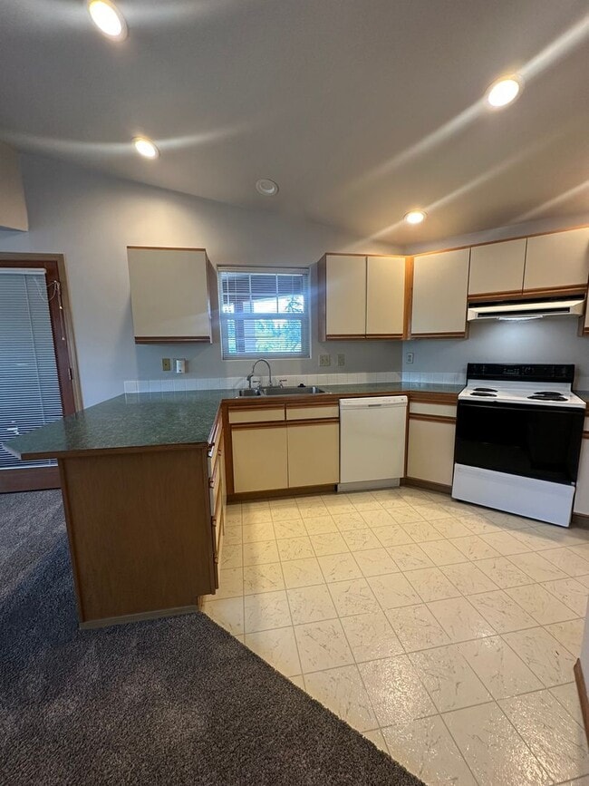 Photo - 12420 20th St NE Unit 12420 20th St NE  C