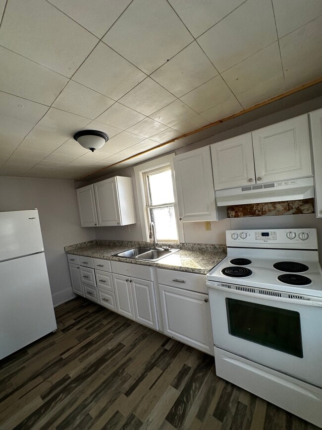 Photo - 305 S Western Ave