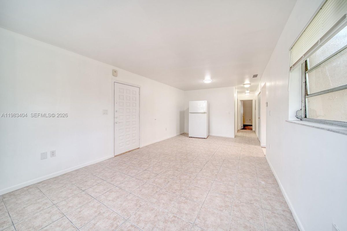 Photo - 300 NE 143rd St