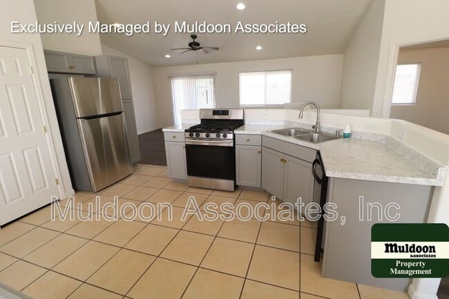 Photo - 1661 W Siesta Dr