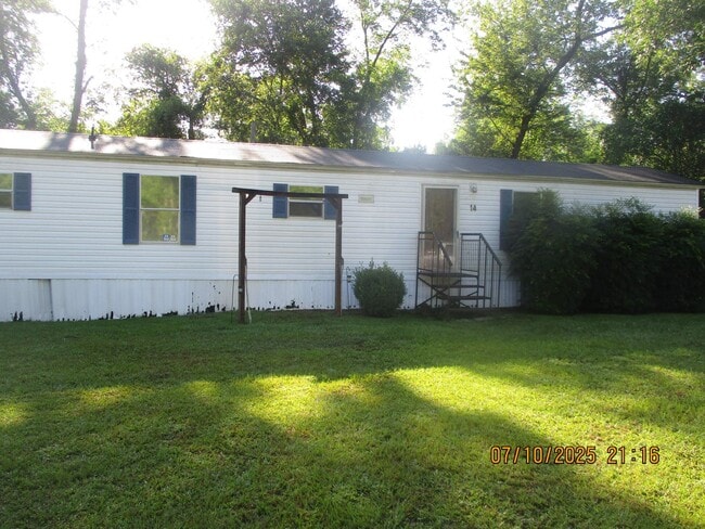 Building Photo - 904 Westview Dr