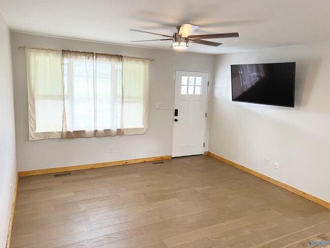 Photo - 3842 Maysville Rd NE