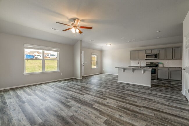 Photo - Like New 4-bedroom 2 bath Home in Lowell!! Fenced Yard!