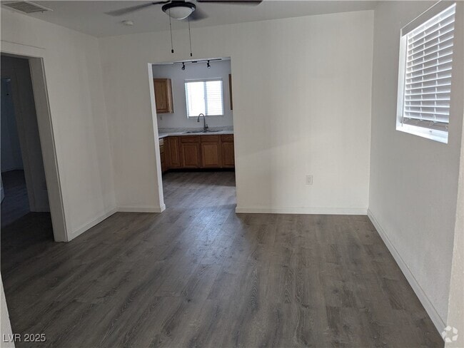 Building Photo - 416 S 11th St Rental