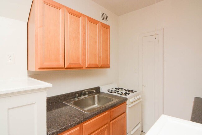 Photo - 4842 N Damen Ave Unit 104