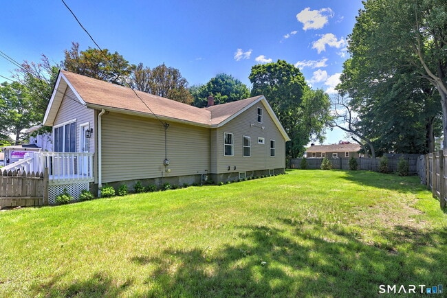 Photo - 330 Naugatuck Ave
