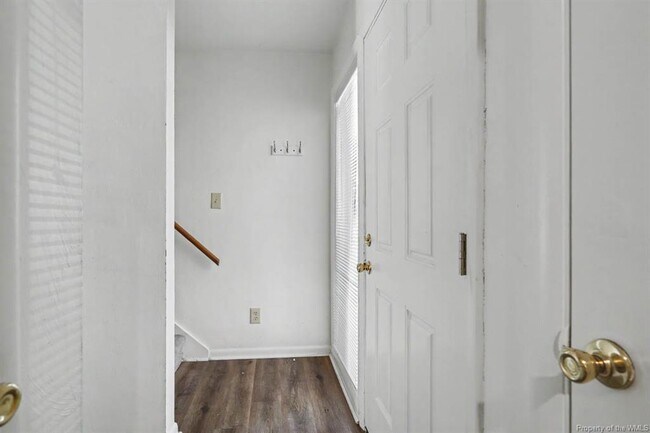 Photo - 3890 Staffordshire Ln