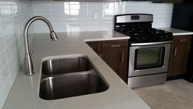 Photo - Southside Flats Recently Renovated 3 bedroom beauty with OFF-STREET PARKING and patio!