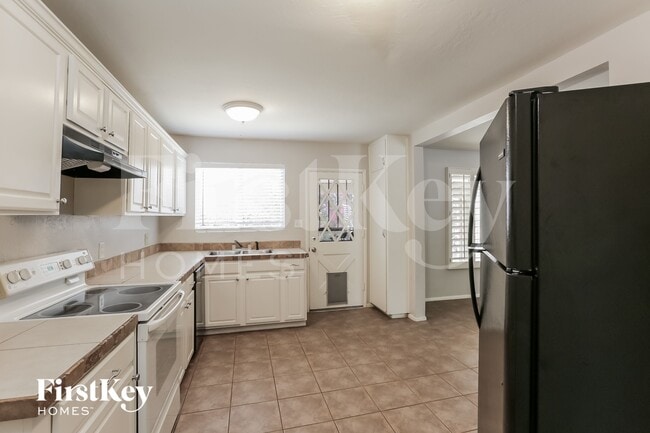 Photo - 1357 W Sells Dr