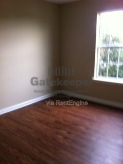 Photo - 725 Old Stone Ct