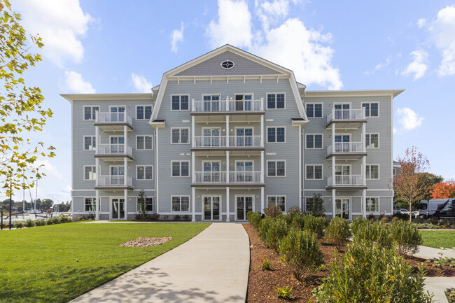 Mariners Landing - Mariners Landing Apartments