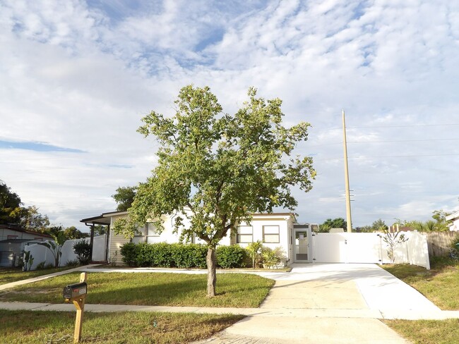 Cute 2 Bedroom 1 Bath with huge Screen Porch - Cute 2 Bedroom 1 Bath with huge Screen Porch Casa