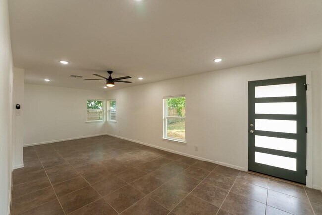 Photo - 1307 Berkshire Dr