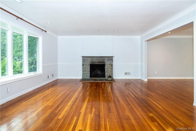 Photo - 14 Dimsdale Dr