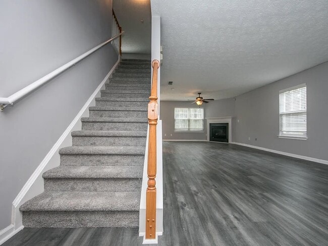 4553 Darrowby Dr