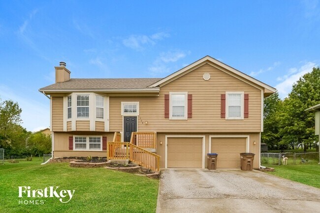 Photo - 104 S Huntsman Blvd House
