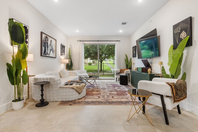 Building Photo - 7522 1/2 West Slaughter Lane-SI FL1-ID1537453P Unit SI FL1-ID1537453P