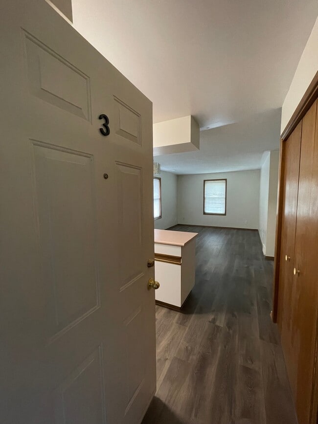 Photo - TWO BEDROOM APARTMENT IN FOUR-PLEX IN AYLMER ON Unit 3