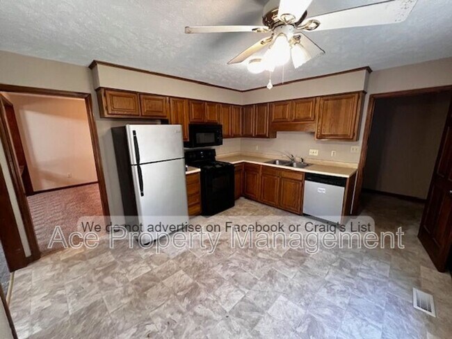 Photo - 1605 Irwin Cir