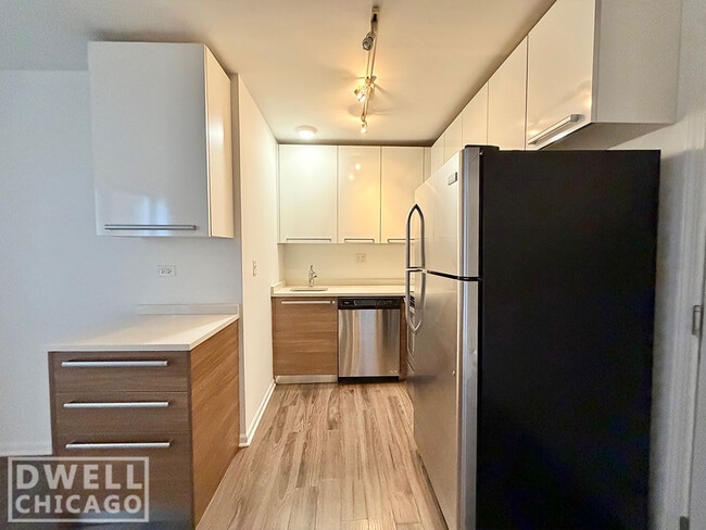 Photo - 901 W Carmen Ave