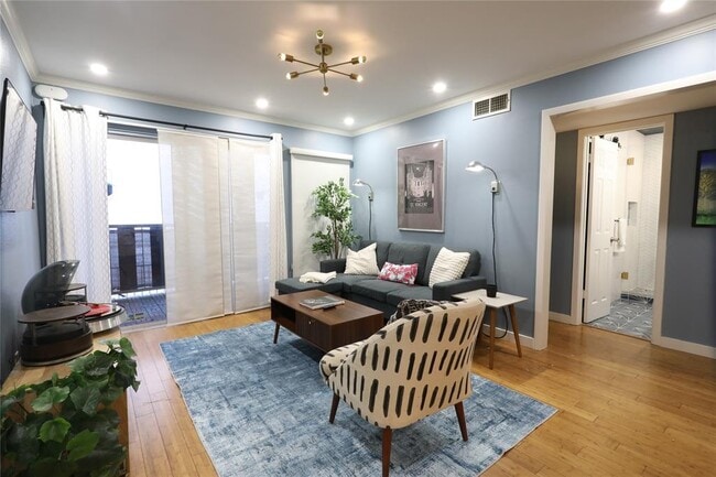 Photo - 1304 Summit St Unit 209